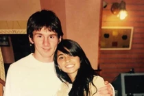 Vóc dáng săn chắc của vợ Messi ở tuổi 34