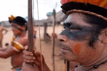 Bộ tộc kỳ lạ: Người dân đều bị câm, ăn muỗi để sinh tồn 