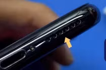 Làm thế nào để làm sạch bụi bẩn trong lỗ điện thoại?