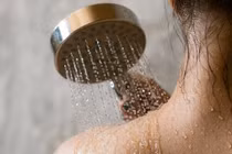 Tắm mùa lạnh mà làm việc này, coi chừng nguy hại sức khỏe 