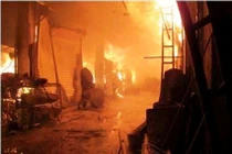 Cháy chợ kinh hoàng, 100 ki ốt bị thiêu rụi