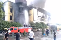 Cháy TTTM Hải Dương: Lửa lại bùng lên, cứu hỏa bất lực 