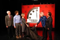 Vì sao đồng hồ ngày tận thế năm 2024 vẫn dừng ở 90 giây? 