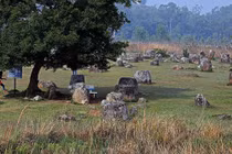 Bí ẩn Khu khảo cổ cánh đồng chum 2.000 năm ở Lào 