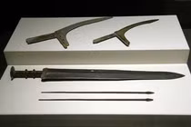 Mở lăng mộ Tần Thủy Hoàng, sửng sốt vũ khí ngàn năm sắc lẹm 