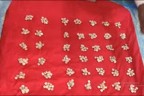 Dọn dẹp bãi đất hoang, ngẩn người đụng trúng 'kho báu' khủng