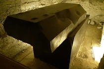 Phát hiện quan tài gần Kim tự tháp Ai Cập, chuyên gia "xanh mặt" vì...