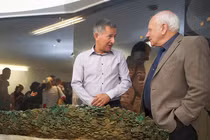 Đào gò đất, bất ngờ đụng trúng 'kho báu' khủng hơn 300 tỷ đồng