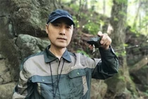 Nông dân nhặt được viên đá đen, cả làng lập tức bị phong tỏa