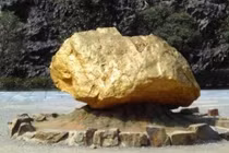 Tảng vàng 45 tấn nằm sát Việt Nam, không ai dám lấy