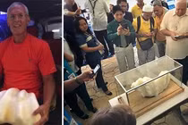 Đi đánh cá đụng trúng tảng đá lạ, ai ngờ báu vật nghìn tỷ