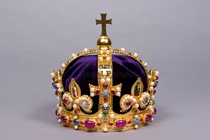 Dò kim loại trên cánh đồng, bất ngờ đụng trúng 'kho báu' 64 tỷ