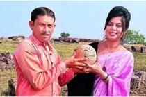 Đá thánh được người dân tôn thờ, chuyên gia phán: “Báu vật 175 triệu năm” 