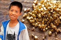 Phát hiện vật thể lấp lánh dưới ao, cảnh sát phải vào cuộc