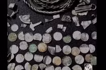 Nhặt được mảnh nhôm kỳ lạ, sốc nặng khi biết lai lịch thật