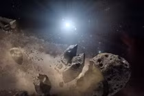  Bé gái bất ngờ nhặt được 'báu vật' từ trên trời rơi xuống