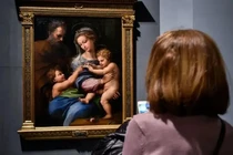 Dùng AI, bất ngờ thấy chi tiết bất thường trong kiệt tác Madonna della Rosa