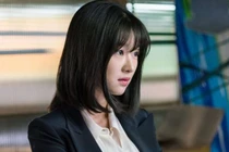 Định ngủ nhờ nhà bạn thân, rùng mình âm thanh vọng ra từ bên trong