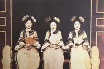 'Dải vải trắng' trên cổ phi tần nhà Thanh có tác dụng gì?