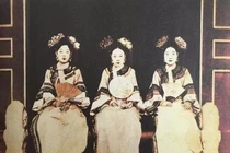 'Dải vải trắng' trên cổ phi tần nhà Thanh có tác dụng gì?