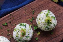 Phiên bản cơm nắm dành cho người lười ăn rau, trẻ con cũng mê