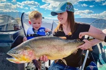 "Quái ngư" khổng lồ sa lưới, cần thủ lập tức thả ra vì... 