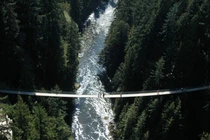 Những cây cầu nguy hiểm nhất thế giới, Việt Nam cũng góp mặt