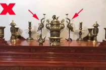 Mắc lỗi sai khi bày bàn thờ gia tiên, bảo sao làm mãi không giàu