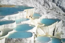 Hút hồn vẻ đẹp siêu đỉnh 8 kỳ quan nổi tiếng, Việt Nam cũng có