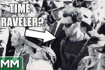 Sự thật về người 'du hành thời gian' trong bức ảnh 82 năm trước