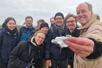 Vật thể lạ rơi xuống Trái Đất, chuyên gia phán “báu vật Trời ban” 