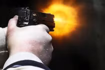 Hà Nội: Điều tra vụ nổ súng vào nhóm người đang đứng bên đường