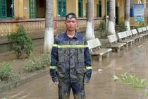 Tuyên Quang: Chiến sỹ cảnh sát PCCC cứu 105 học sinh thoát khỏi cơn lũ