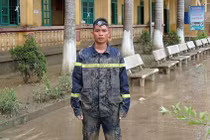 Tuyên Quang: Chiến sỹ cảnh sát PCCC cứu 105 học sinh thoát khỏi cơn lũ