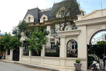 Làng toàn nhà giàu, biệt thự giữa vùng quê ở Việt Nam