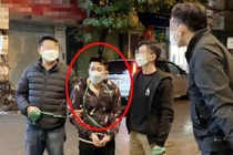 Bắt đối tượng chém lái xe ô tô cướp tài sản ở Hà Nội