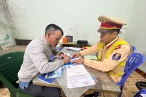 Tuyên Quang: Không nhường đường cho xe cứu thương, tài xế bị phạt nặng