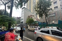 Hà Nội: Truy tìm người phụ nữ trong vụ tai nạn 1 người chết