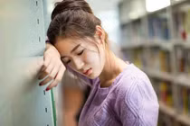 Chăm người yêu thập tử nhất sinh trong viện, tôi bủn rủn nửa đêm một bàn tay thò vào áo 