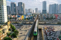 Khác biệt của tàu điện, xe buýt trên cung đường nối quận Hà Đông