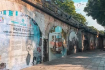 Hà Nội: Xử phạt người đàn ông tiểu bậy trên phố bích hoạ Phùng Hưng