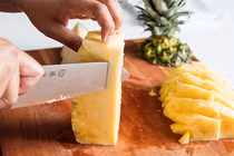 Lõi dứa nhiều chất dinh dưỡng nhưng có nên ăn không?