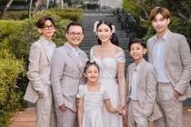 Hoa hậu Hà Kiều Anh tung bộ ảnh gia đình tuyệt đẹp nhân dịp kỷ niệm 15 năm hôn nhân