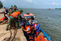 Bắn pháo hiệu báo bão số 3, lên phương án sơ tán 135.000 dân