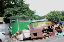 Hà Nội: Nhà vệ sinh công cộng hoen rỉ xuống cấp trầm trọng 