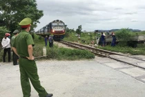 Vượt đường sắt kiểu tự sát... rợn người những tử thi không nguyên vẹn