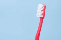 F0 khỏi bệnh có cần thay bàn chải đánh răng, khăn mặt