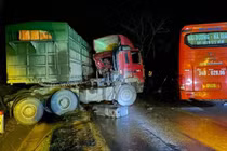 Xe đầu kéo va chạm xe khách ở Tuyên Quang: Danh tính 2 tài xế