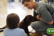 Từ kẻ sát nhân máu lạnh trở thành người hùng của những đứa trẻ đặc biệt