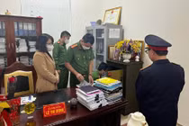 Bắt Giám đốc trung tâm giáo dục thường xuyên ở Nghệ An